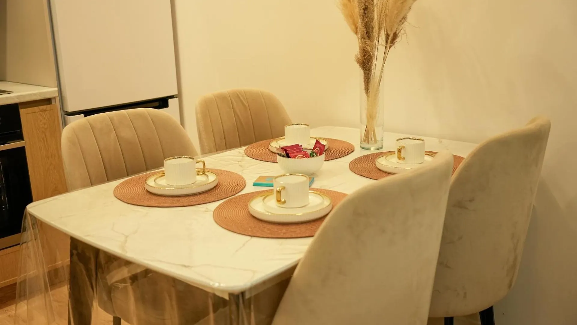Apartment Рядом Хан-Шатыр, Центр Настолько Центр, Что Даже Центральнее Некуда, Тандау Nur-Sultan
